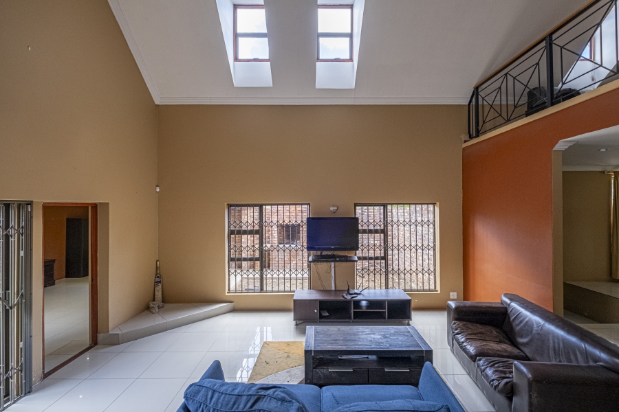 9 Bedroom Property for Sale in Summerstrand Eastern Cape